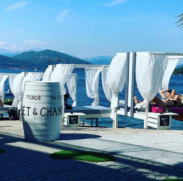 Hotel Florida Arona Exteriör bild